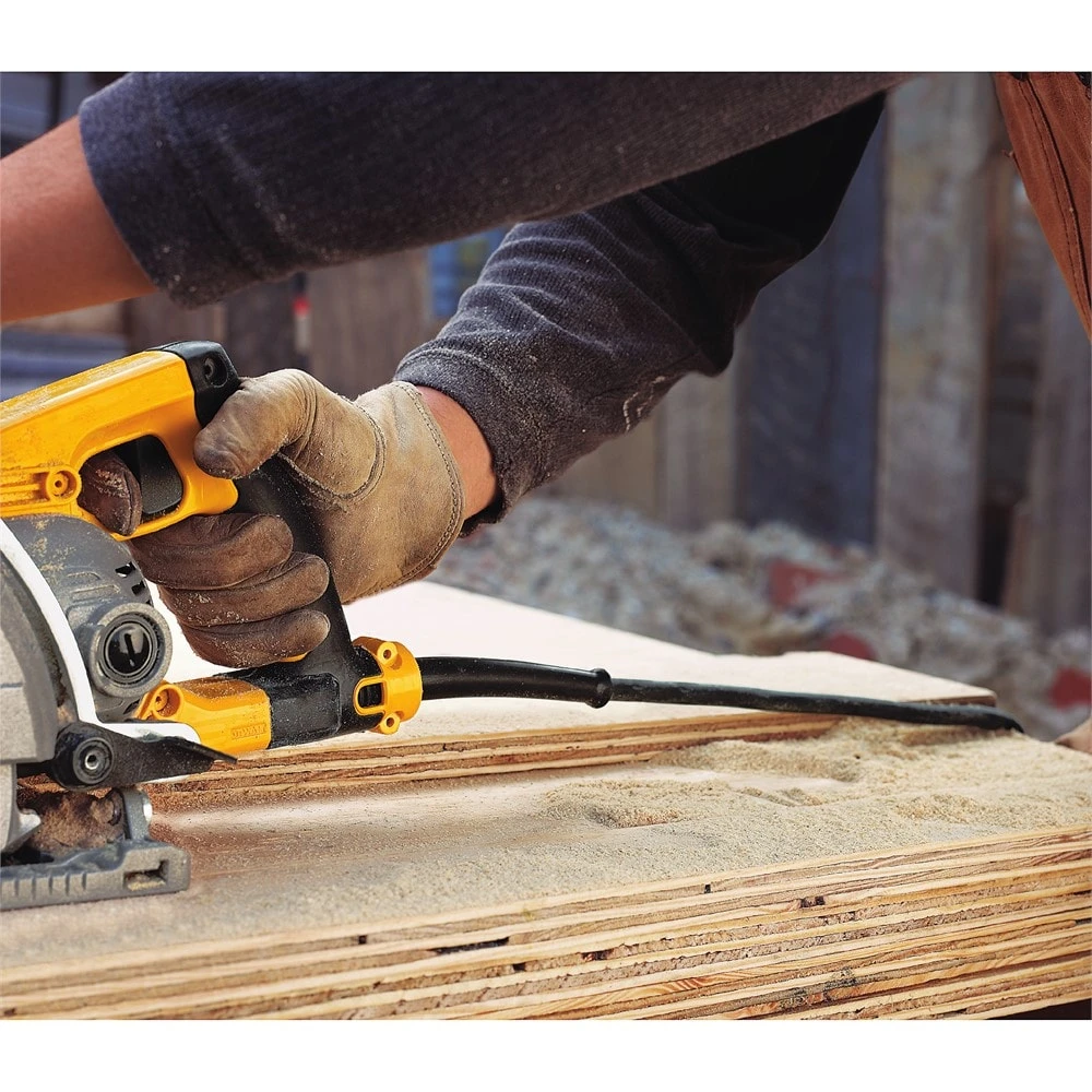 DEWALT 15 -Amp 7-1/4-in Worm Drive Circular Saw 8 DEWALT 15 -Amp 7-1/4-in Worm Drive Circular Saw - Image 8