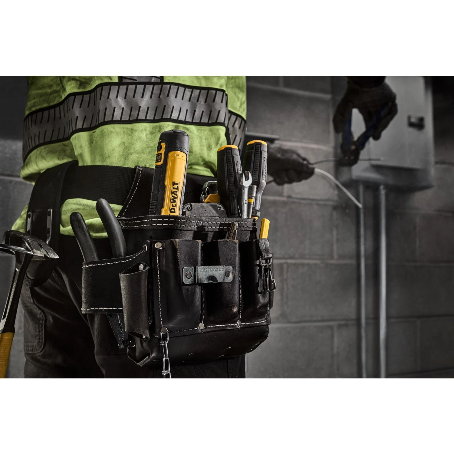 DEWALT FLEXDRIVE 4-volt Max 1/4-in Cordless Screwdriver (Battery Included And Charger Included) 18 DEWALT FLEXDRIVE 4-volt Max 1/4-in Cordless Screwdriver (Battery Included And Charger Included) - Image 18