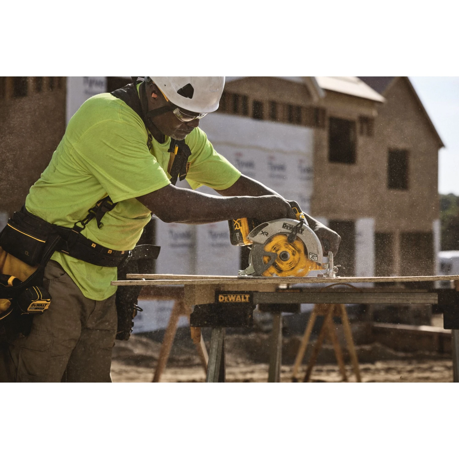 DEWALT XR 20-volt Max 7-1/4-in Brushless Cordless Circular Saw (Battery Not Included And Charger Not Included) 19 DEWALT XR 20-volt Max 7-1/4-in Brushless Cordless Circular Saw (Battery Not Included And Charger Not Included) - Image 19